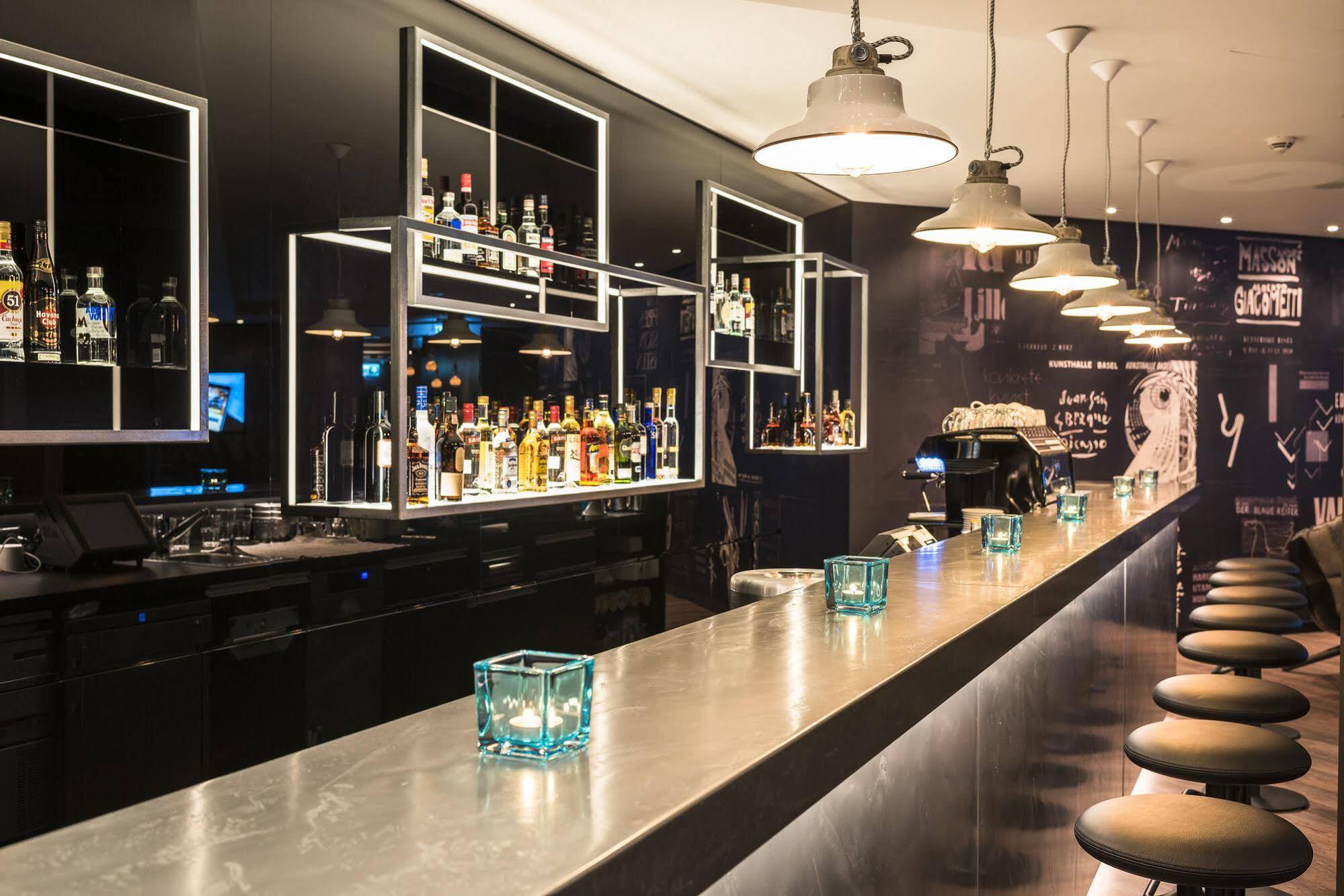 Motel One Базель Экстерьер фото